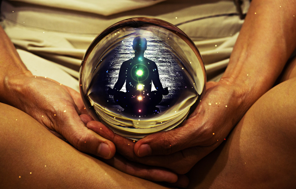 Chakrenausgleich - So bringen Sie Ihre Chakren wieder ins Gleichgewicht: Foto: © Love Solutions / shutterstock / #1791057752